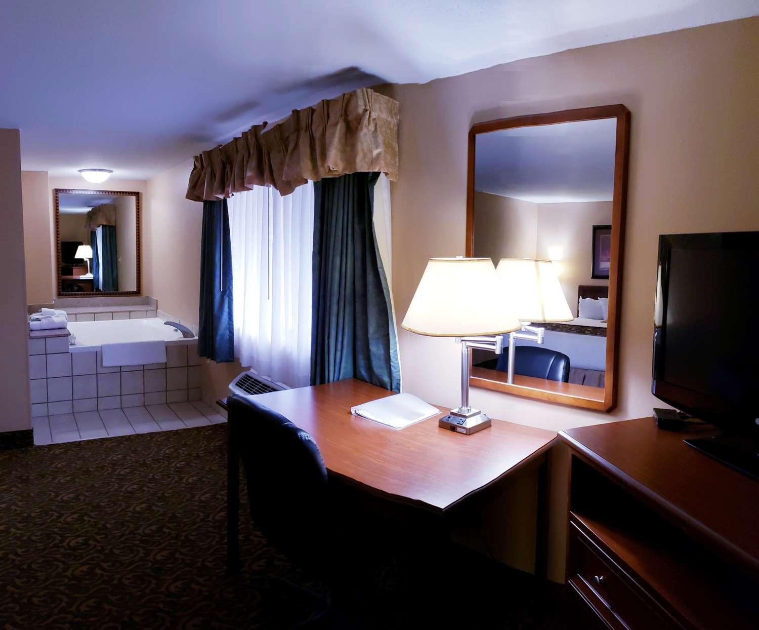 Surestay Plus Hotel By Best Western Black River Falls Exterior foto
